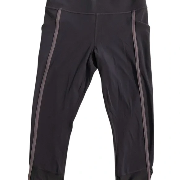 Athleta Salutation Stash Pocket II Capri - Picture 3 of 5